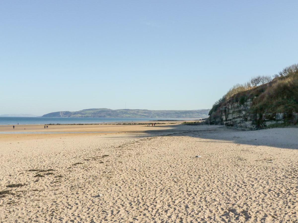 Cororion Cottage Benllech Esterno foto